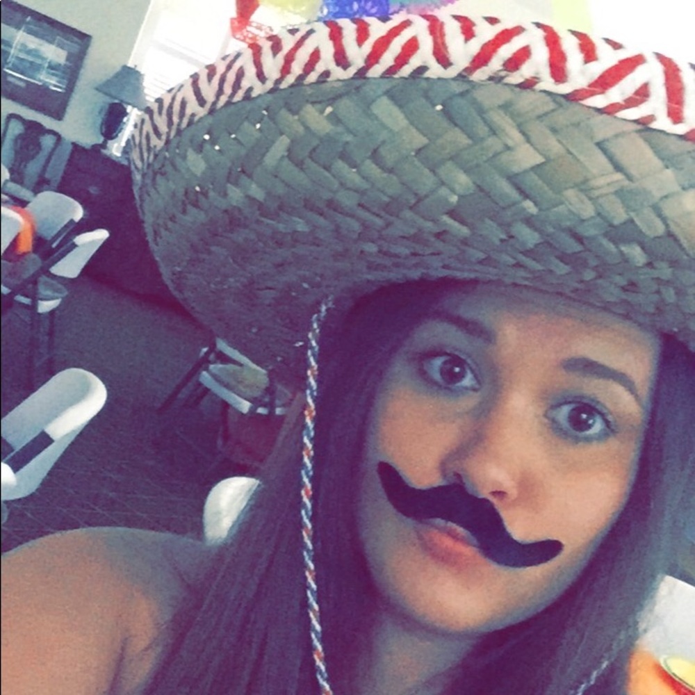 Meet your Posher, Macy